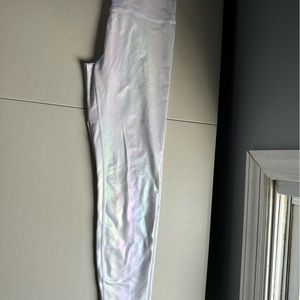 ZYIA White Unicorn Luxe 7/8 24"" (6-8) Leggings, size 6-8